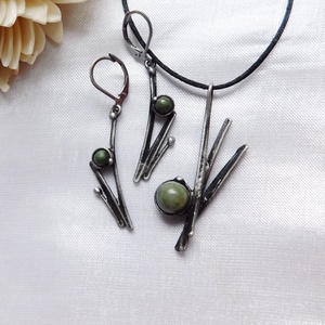 Nefrit jáde fülbevaló - ékszer - fülbevaló - lógós kerek fülbevaló - Meska.hu