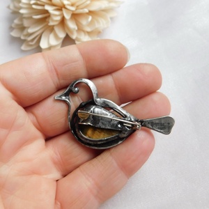 Tigrisszem bross / kitűző - ékszer - kitűző és bross - Meska.hu