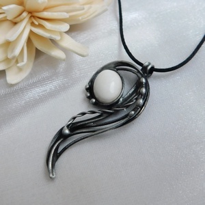 Howlit medál - ékszer - nyaklánc - medál - Meska.hu