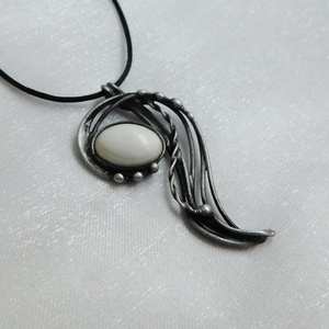 Howlit medál - ékszer - nyaklánc - medál - Meska.hu