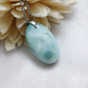 Larimár medál acél láncon - Meska.hu