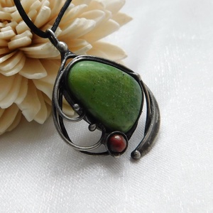 Nefrit jáde medál breccsa jáspissal - ékszer - nyaklánc - medál - Meska.hu