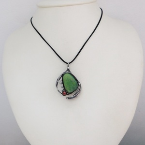 Nefrit jáde medál breccsa jáspissal - ékszer - nyaklánc - medál - Meska.hu