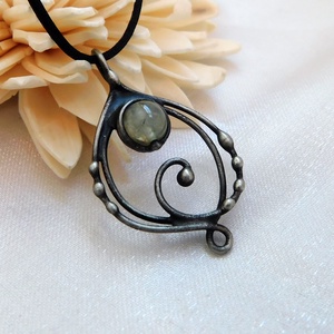 Prehnit medál  - Meska.hu