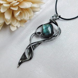 Labradorit medál - ékszer - nyaklánc - medálos nyaklánc - Meska.hu