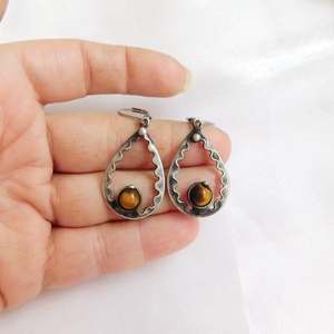 Tigrisszem fülbevaló - ékszer - fülbevaló - lógós kerek fülbevaló - Meska.hu