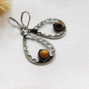 Tigrisszem fülbevaló - Meska.hu