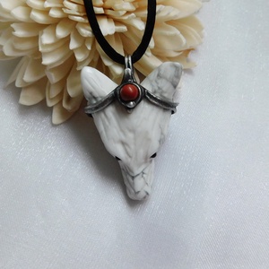 Howlit farkas medál vörös jáspissal - ékszer - nyaklánc - medál - Meska.hu