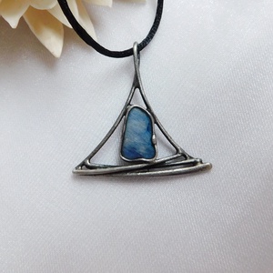 Kianit medál  - ékszer - nyaklánc - hosszú nyaklánc - Meska.hu