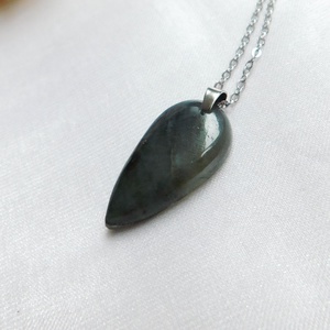 Labradorit medál acél láncon - Meska.hu