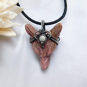 Rodonit farkas medál howlittal - ékszer - nyaklánc - medál - Meska.hu