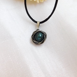 Mini apatit medál - ékszer - nyaklánc - medál - Meska.hu