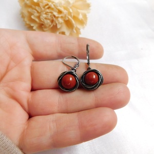 Vörös jáspis fülbevaló - ékszer - fülbevaló - lógós kerek fülbevaló - Meska.hu