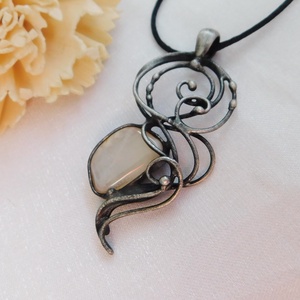 Holdkő medál - ékszer - nyaklánc - medálos nyaklánc - Meska.hu