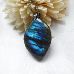 Labradorit medál acél láncon - ékszer - nyaklánc - medál - Meska.hu