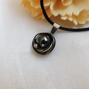 Mini hematit medál - ékszer - nyaklánc - medálos nyaklánc - Meska.hu