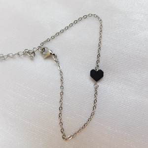 Acél karkötő hematittal - ékszer - nyaklánc - medál - Meska.hu