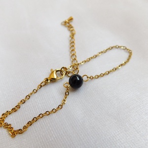 Ónix karkötő, Ékszer, Karkötő, Karkötő medállal, Csomózás, Ékszerkészítés, MESKA