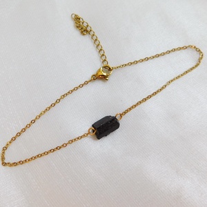 Acél karkötő kék turmalinnal - ékszer - nyaklánc - medál - Meska.hu