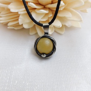 Mini kalcit medál - ékszer - nyaklánc - medál - Meska.hu