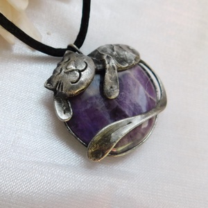 Ametiszt cica medál  - Meska.hu