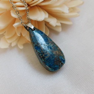 Shattuckit medál acél láncon - Meska.hu