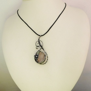 Morganit medál - ékszer - nyaklánc - medálos nyaklánc - Meska.hu