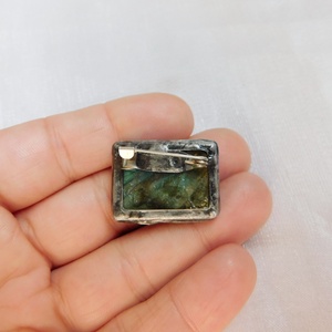 Labradorit bross / kitűző folyami gyönggyel - ékszer - kitűző és bross - Meska.hu
