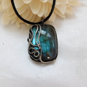 Labradorit medál - ékszer - nyaklánc - medálos nyaklánc - Meska.hu