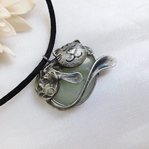 Jáde cica medál - ékszer - nyaklánc - medálos nyaklánc - Meska.hu