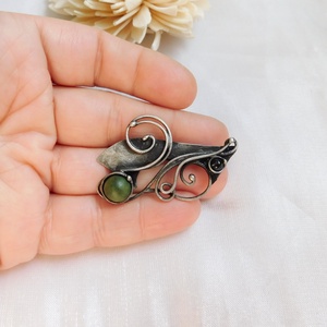 Nefrit bross / kitűző - ékszer - kitűző és bross - Meska.hu