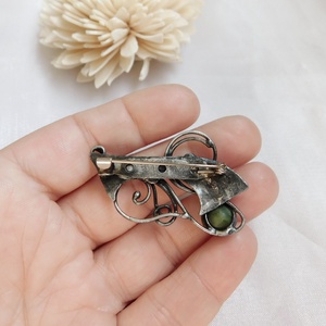 Nefrit bross / kitűző - ékszer - kitűző és bross - Meska.hu