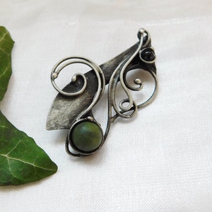 Nefrit bross / kitűző - Meska.hu