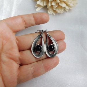 Ónix fülbevaló - ékszer - fülbevaló - lógós kerek fülbevaló - Meska.hu