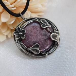 Lepidolit medál - Meska.hu