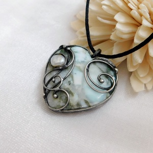 Larimár medál folyami gyönggyel - ékszer - nyaklánc - medál - Meska.hu