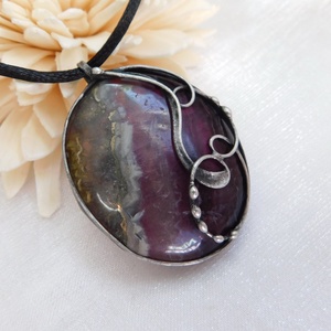 Fluorit medál pirit csíkkal - Meska.hu