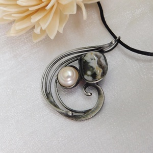 Óceán jáspis medál gyönggyel - ékszer - nyaklánc - medálos nyaklánc - Meska.hu