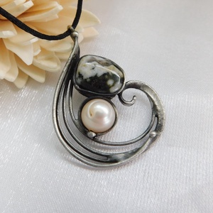 Óceán jáspis medál gyönggyel - Meska.hu