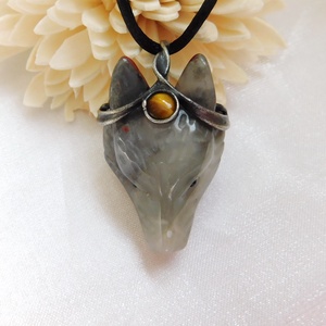 Heliotróp farkas medál tigrisszemmel - ékszer - nyaklánc - medálos nyaklánc - Meska.hu