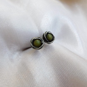 Bedugós nefrit fülbevaló - ékszer - fülbevaló - pötty fülbevaló - Meska.hu