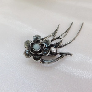 Amazonit bross/kitűző folyami gyönggyel - Meska.hu