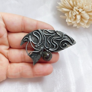 Sárkányvér jáspis bross/kitűző - ékszer - kitűző és bross - Meska.hu