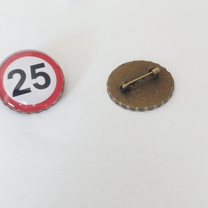 25. szülinapra kitűző, Ékszer, Kitűző és Bross, Kitűző, Ékszerkészítés, MESKA