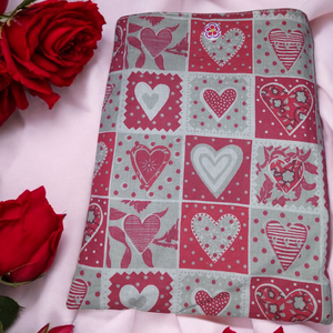 Valentin-napi szivecskés könyvtok - Meska.hu