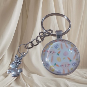 Vidám nyuszis kulcstartó-húsvéti tojásos, répás minta, Táska & Tok, Kulcstartó & Táskadísz, Táskadísz, Ékszerkészítés, MESKA