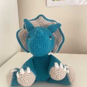 Horgolt Triceratops Amigurumi - játék & sport - plüssállat & játékfigura - plüss dínók - Meska.hu