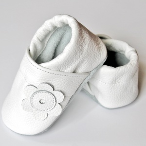 AKCIÓS!!! Készleten lévő - Hopphopp Puhatalpú cipő - Virágos/fehér 22-es méret -  - Meska.hu