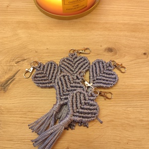 Fonott szív makramé kulcstartó - táska & tok - kulcstartó & táskadísz - kulcstartó - Meska.hu