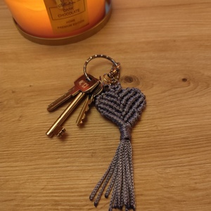 Fonott szív makramé kulcstartó, Táska & Tok, Kulcstartó & Táskadísz, Kulcstartó, Csomózás, MESKA